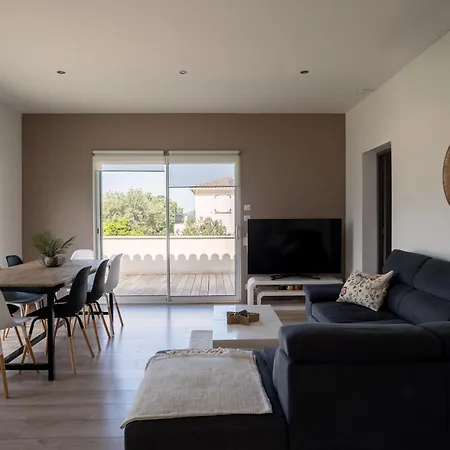 De Standing Vista - Domaine Romella - Piscine - Vue De Padula Villa