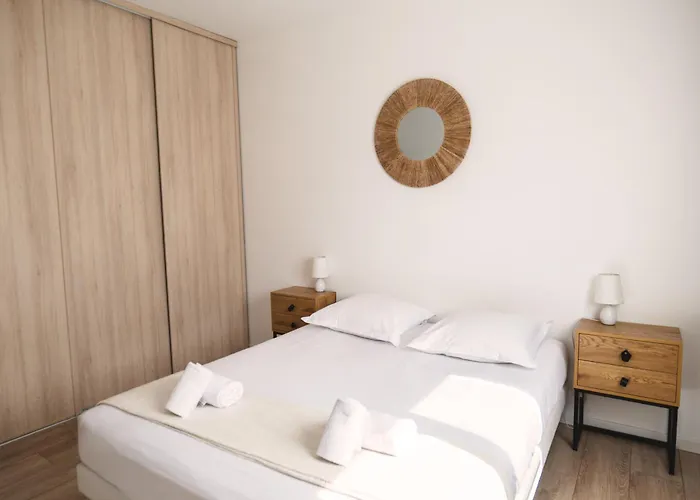 De Standing Vista - Domaine Romella - Piscine - Vue De Padula Villa *