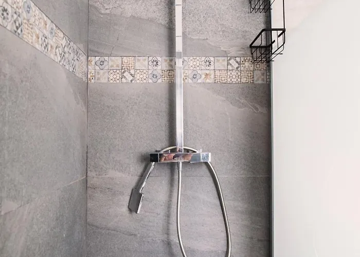 Villa De Standing Vista - Domaine Romella - Piscine - Vue De Padula *