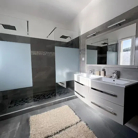 Villa De Standing Vista - Domaine Romella - Piscine - Vue De Padula *