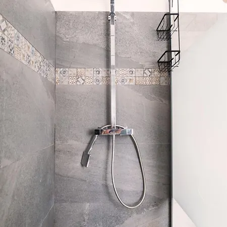 Willa De Standing Vista - Domaine Romella - Piscine - Vue De Padula *