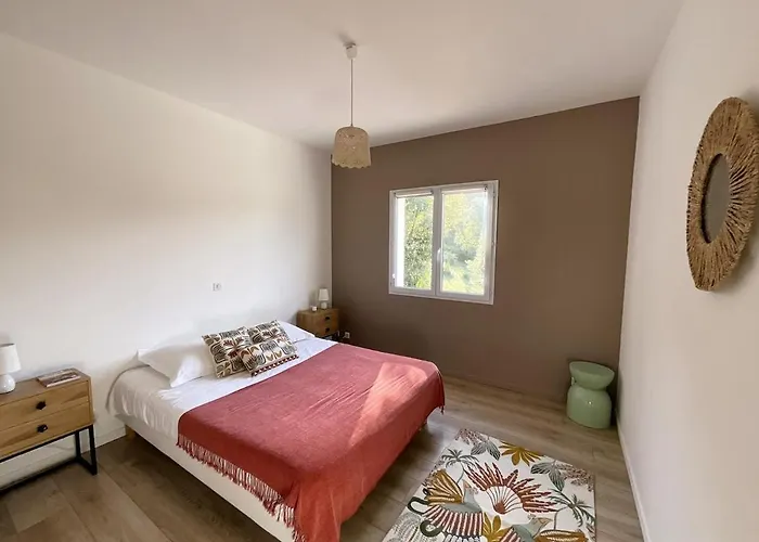 빌라 De Standing Vista - Domaine Romella - Piscine - Vue De Padula 올레타