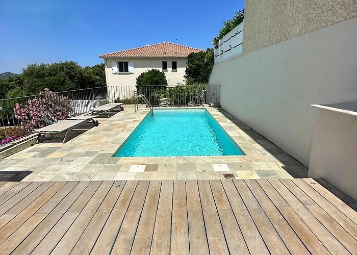 De Standing Vista - Domaine Romella - Piscine - Vue De Padula *