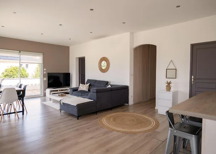 Villa De Standing Vista - Domaine Romella - Piscine - Vue De Padula *